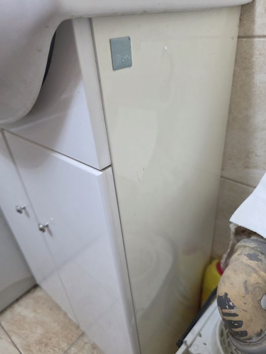 Szafka łazienkowa z umywalką +bateria