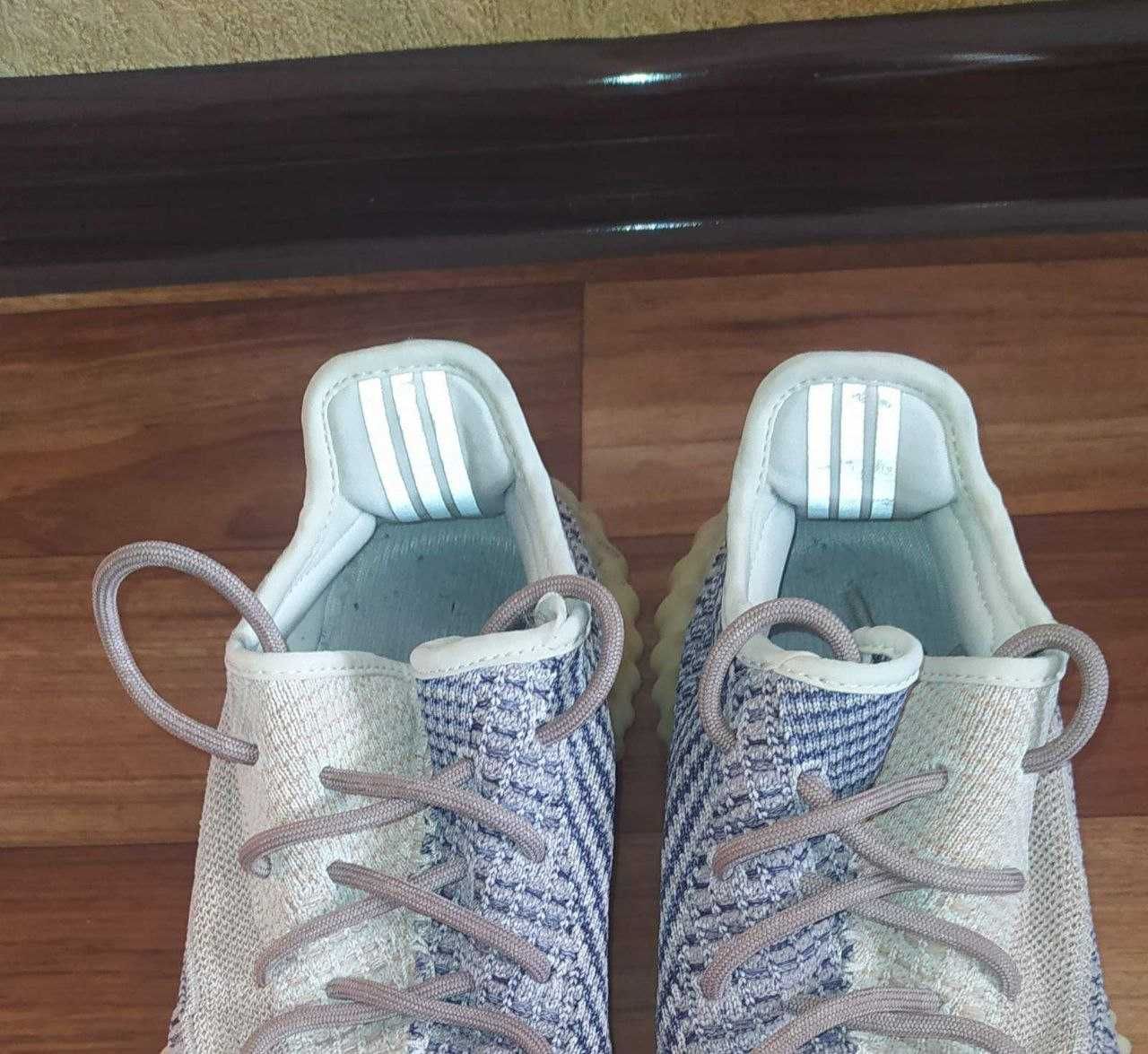 Кроссовки Adidas Yeezy Boost 350 унисекс р. 40 (25 см) Оригинал