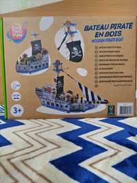 Деревянный пиратский корабль
