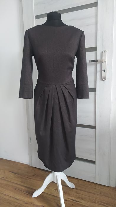 Sukienka z błyszczącą nitką