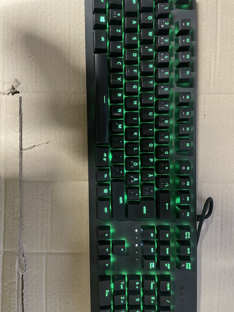 Клавіатура  razer HUNTSMAN  RZ03