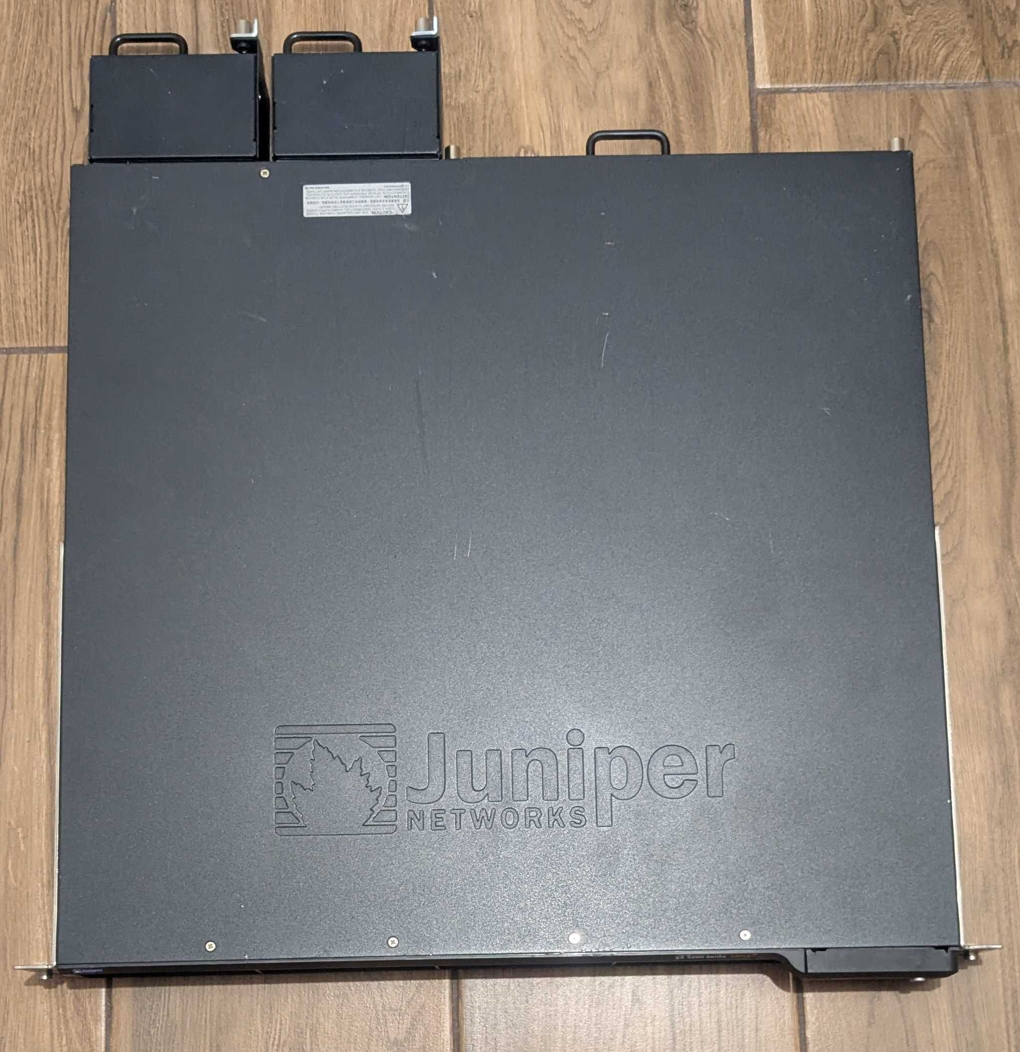 Switch Juniper EX4200-48PX 48x PoE+ Gigabit, 2x AC, moduł 4xSFP 1G