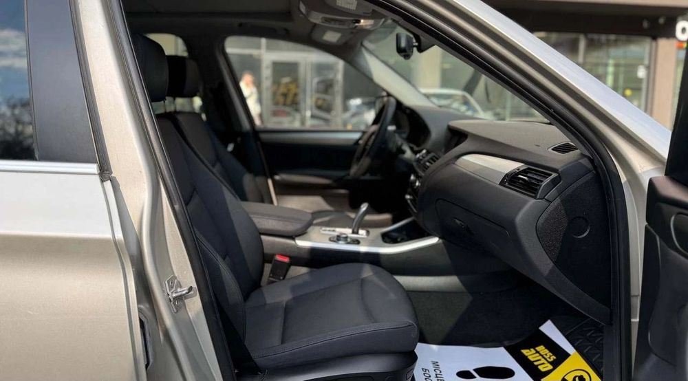 Продам бмв х3. 2 бензин.