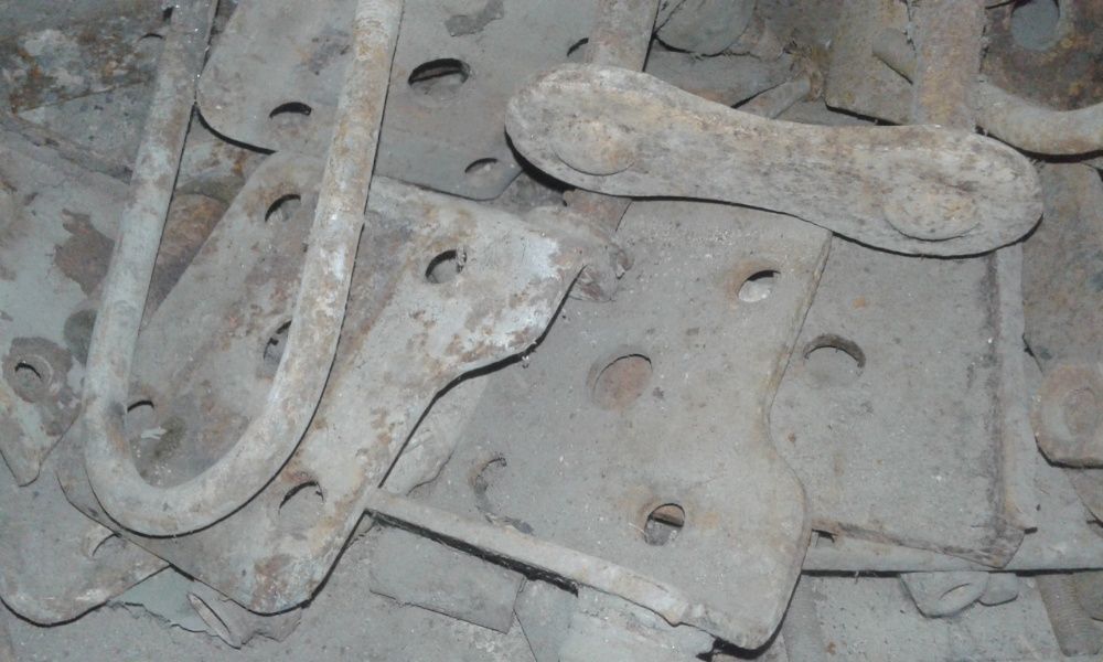 Кронштейны. Скобы. (струбцина). Крепление рессоры москвич. Прицепа.