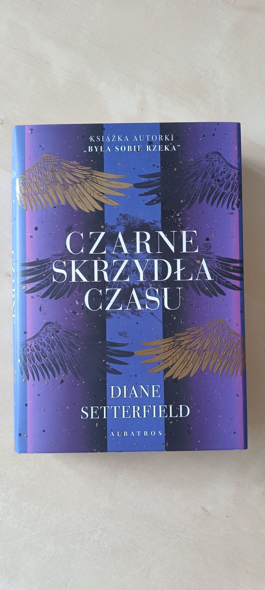 Książka "Czarne skrzydła czasu" Diane Stterfield
