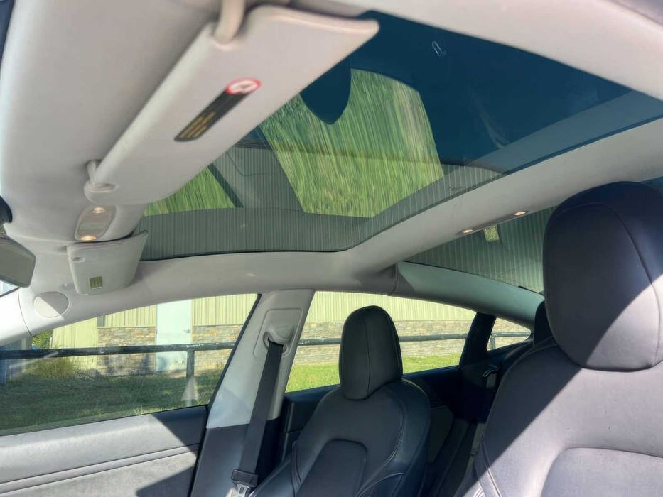 Tesla Model 3 Long Range      2019