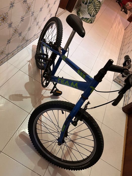 BICICLETA aro 20 infantil seminova