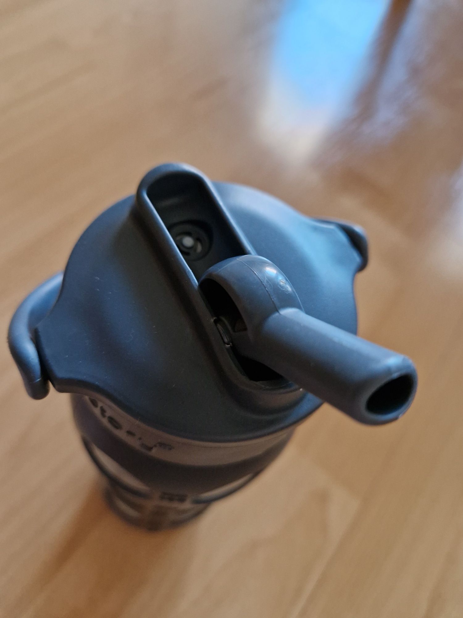 Lifefactory 650 ml carbon czarna szara butelka ze słomką