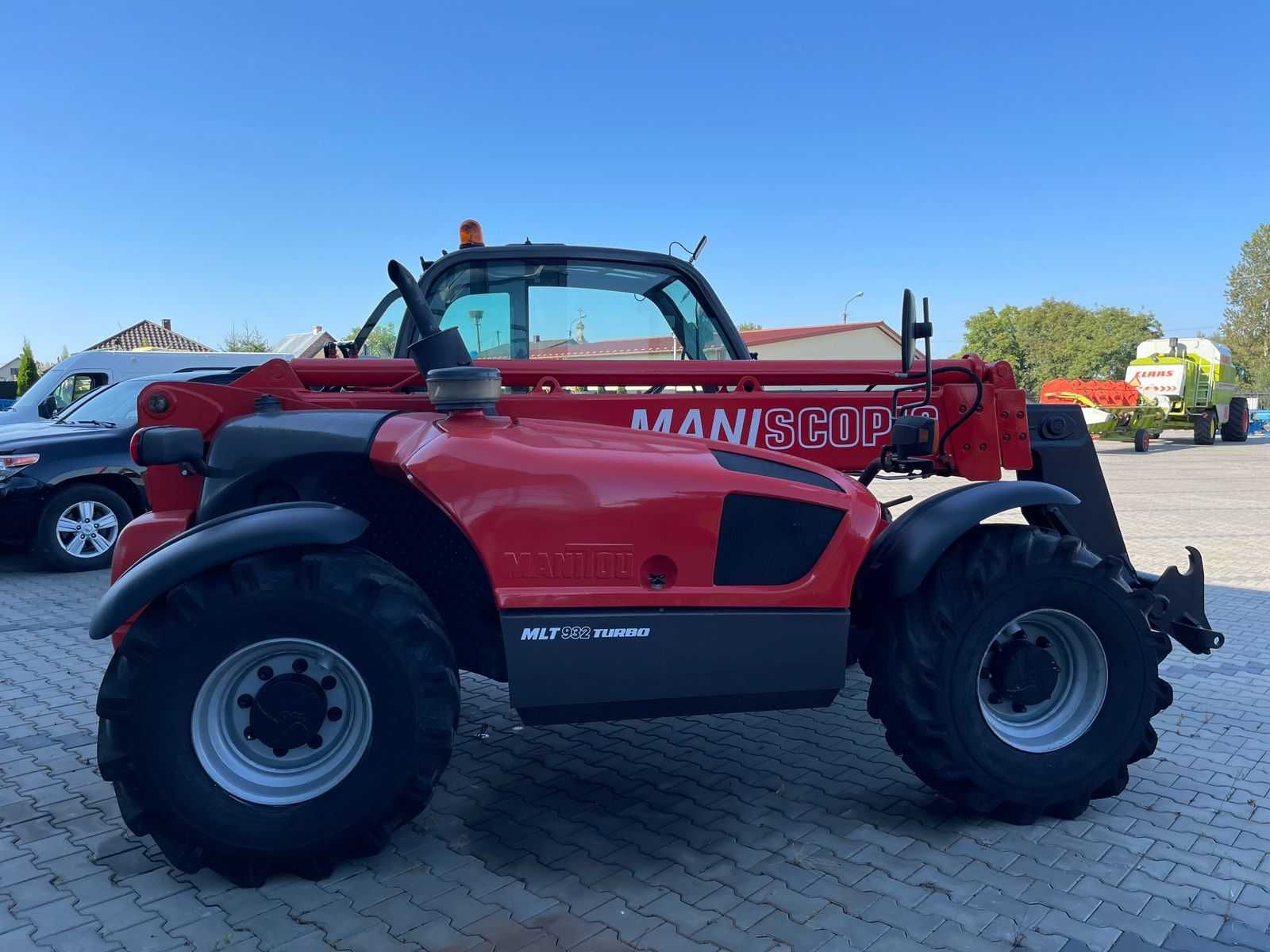 телескопічний навантажувач Manitou MT 932-2002року