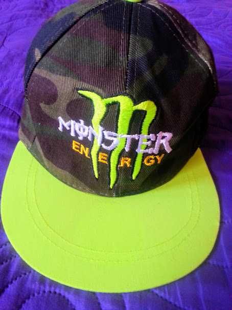 MONSTER ENERGY bejsbolówka moro r. uniwersalny