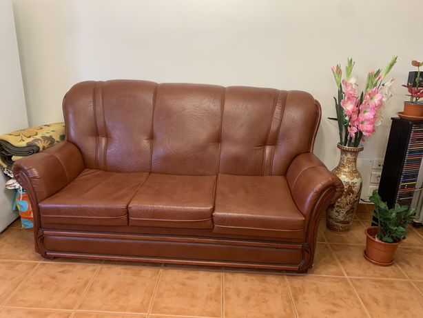 Sofa em couro como novo (VENDA URGENTE)
