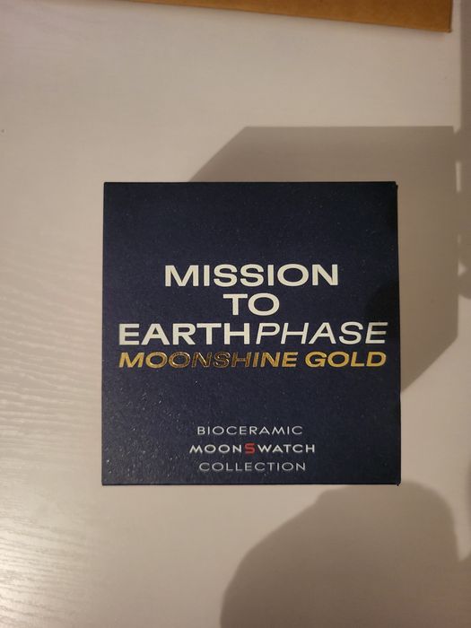 Relógio MOONSWATCH MISSION TO Eartphase - Moonshine Gold