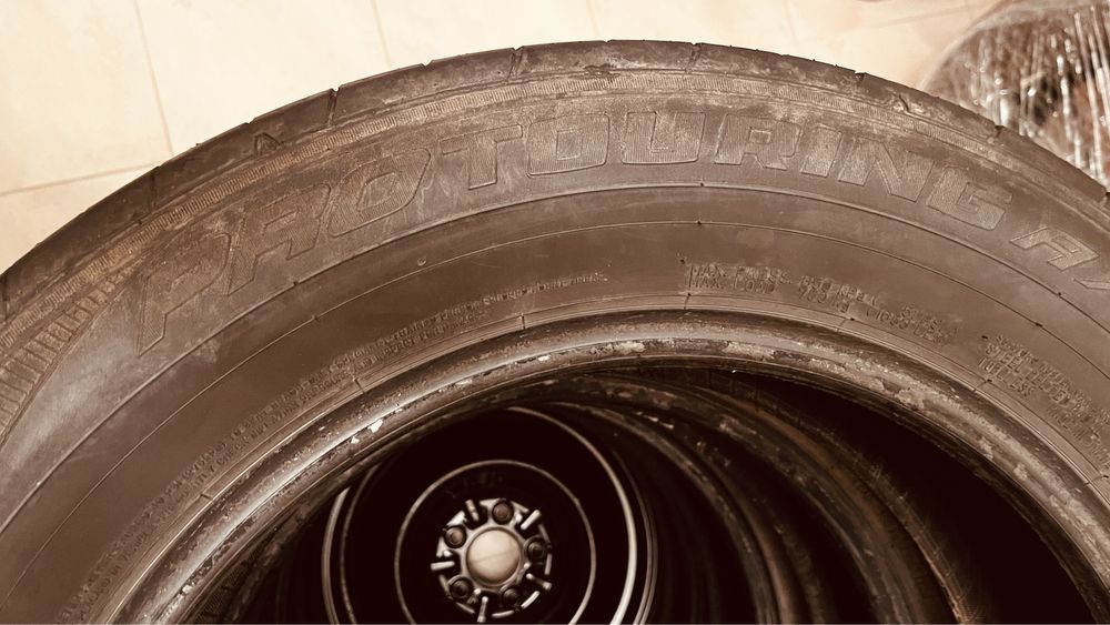 Автомобільні покришки 215/65 R17