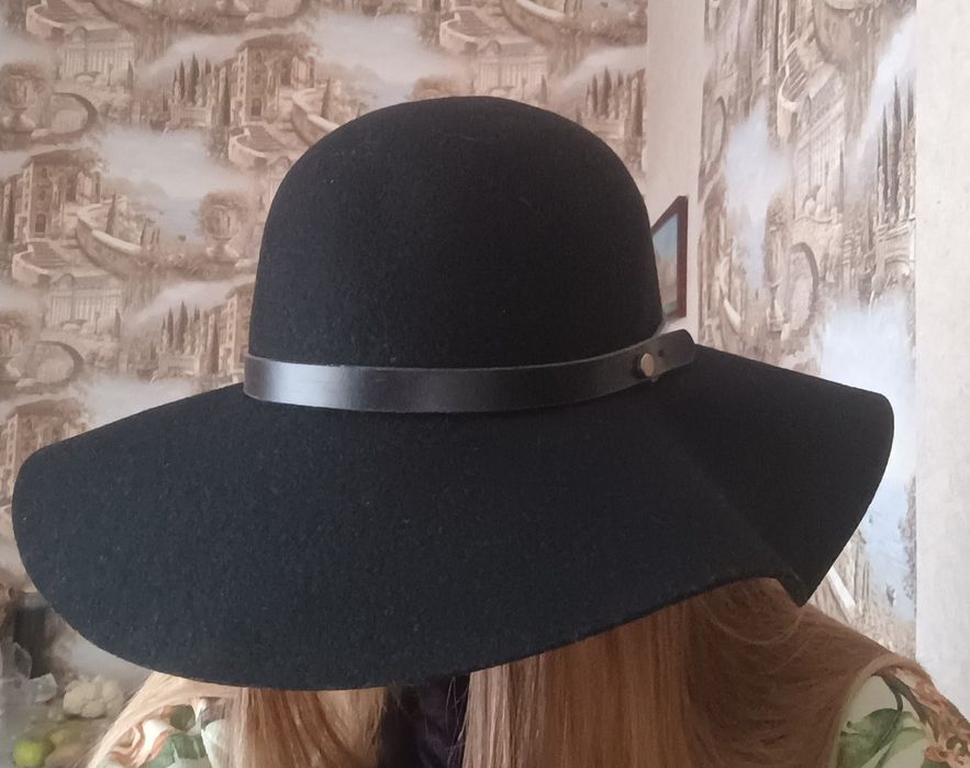 Капелюх жіночий вовна