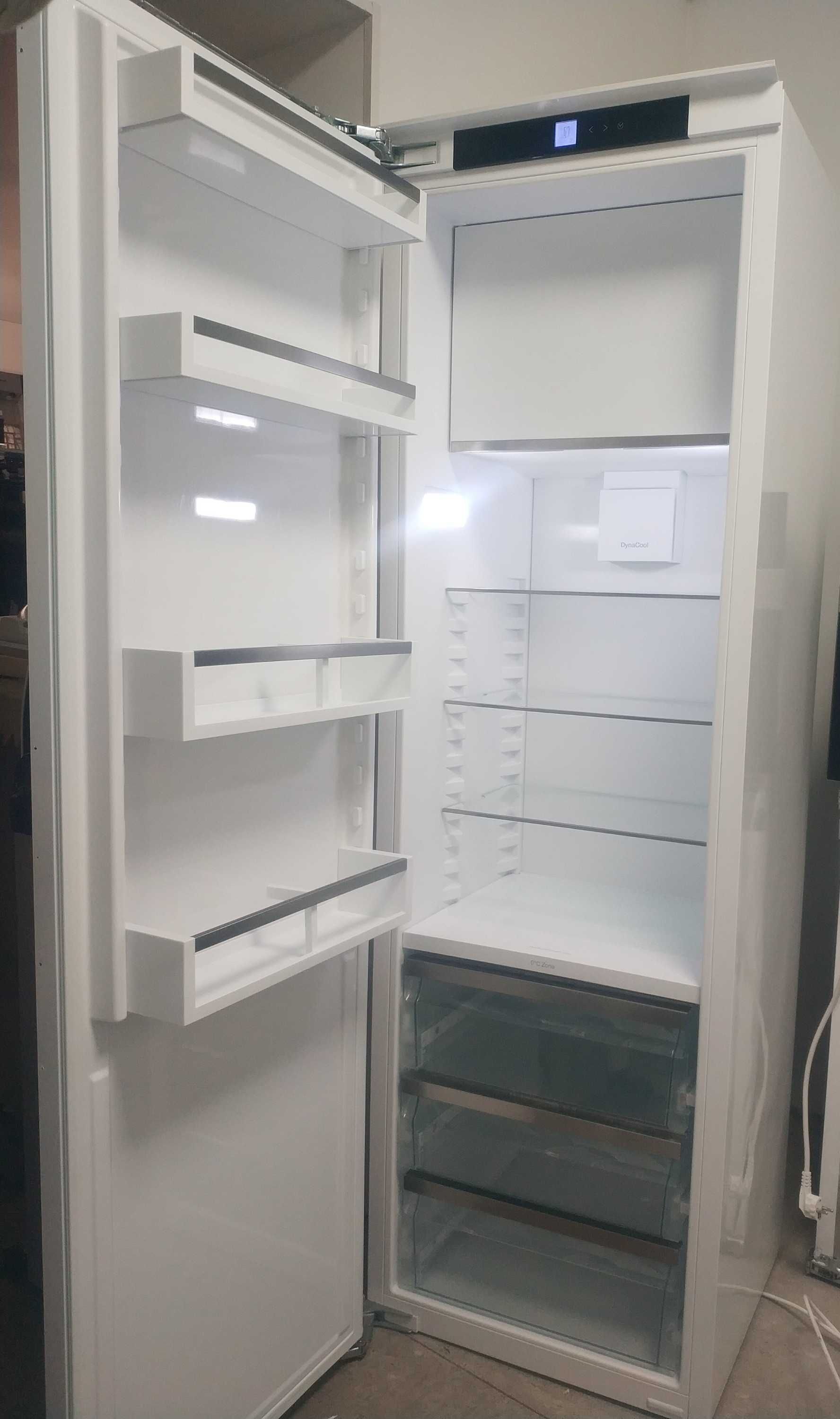 Встраиваемый холодильник с морозильной камерой Miele K 7744 E