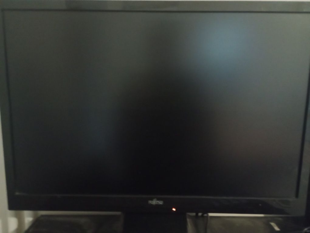 Sprzedam laptopa i klawiatura i monitor Fujitsu