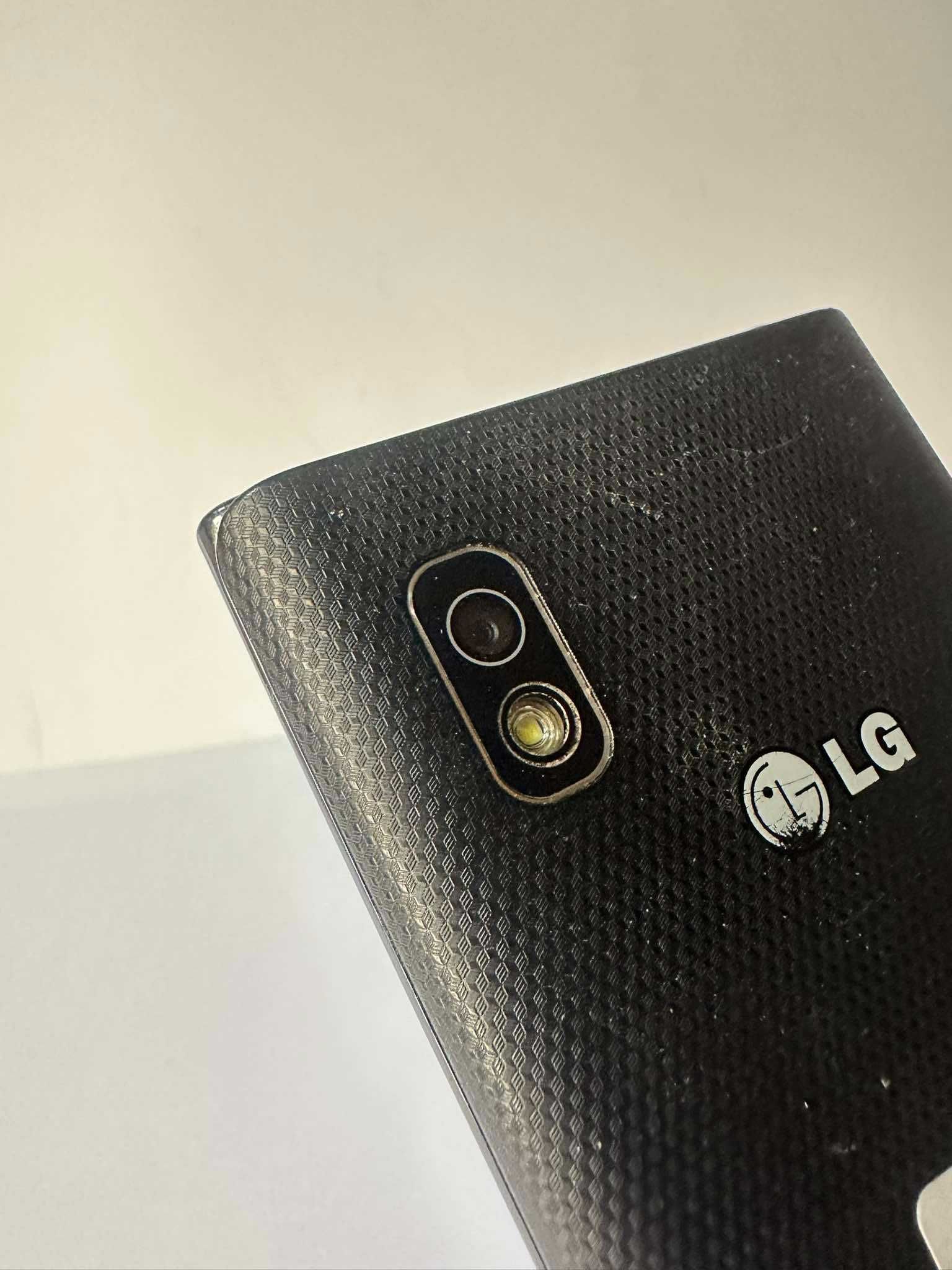 Telefon  TELEFON LG -E610 (461/25) tyl