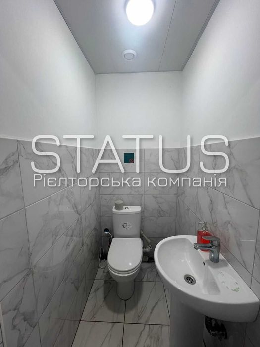 Суборенда приміщення в спортивному комплексі. Червона лінія.