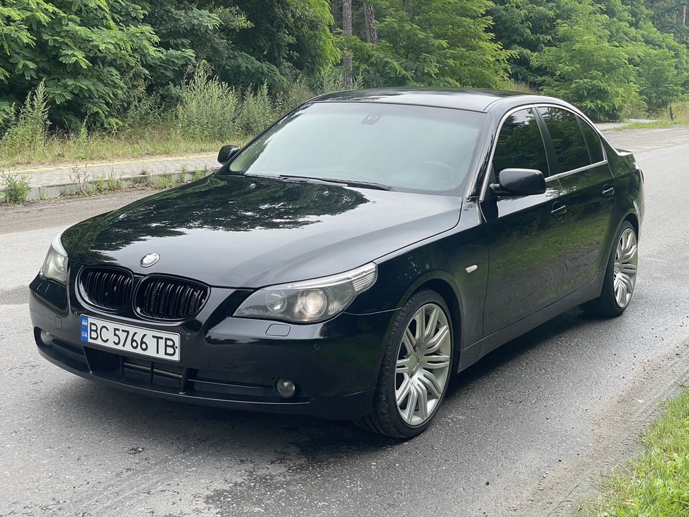 BMW E60.