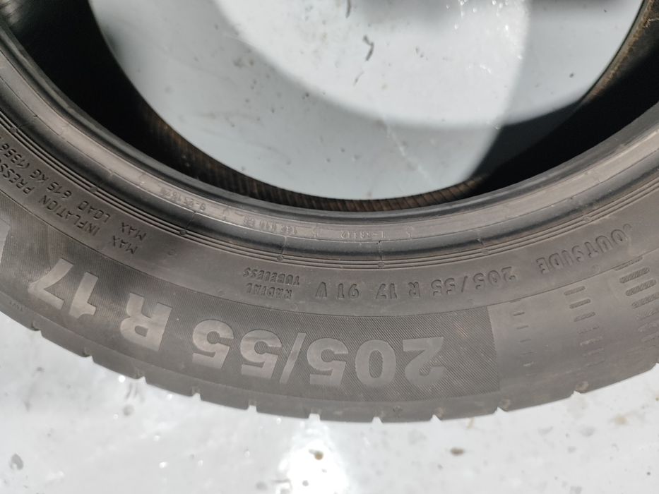 2 pneus semi novos 205-55R17 Continental - Oferta dos Portes
