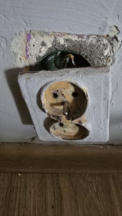 Elektryk, awarie, usterki elektryczne