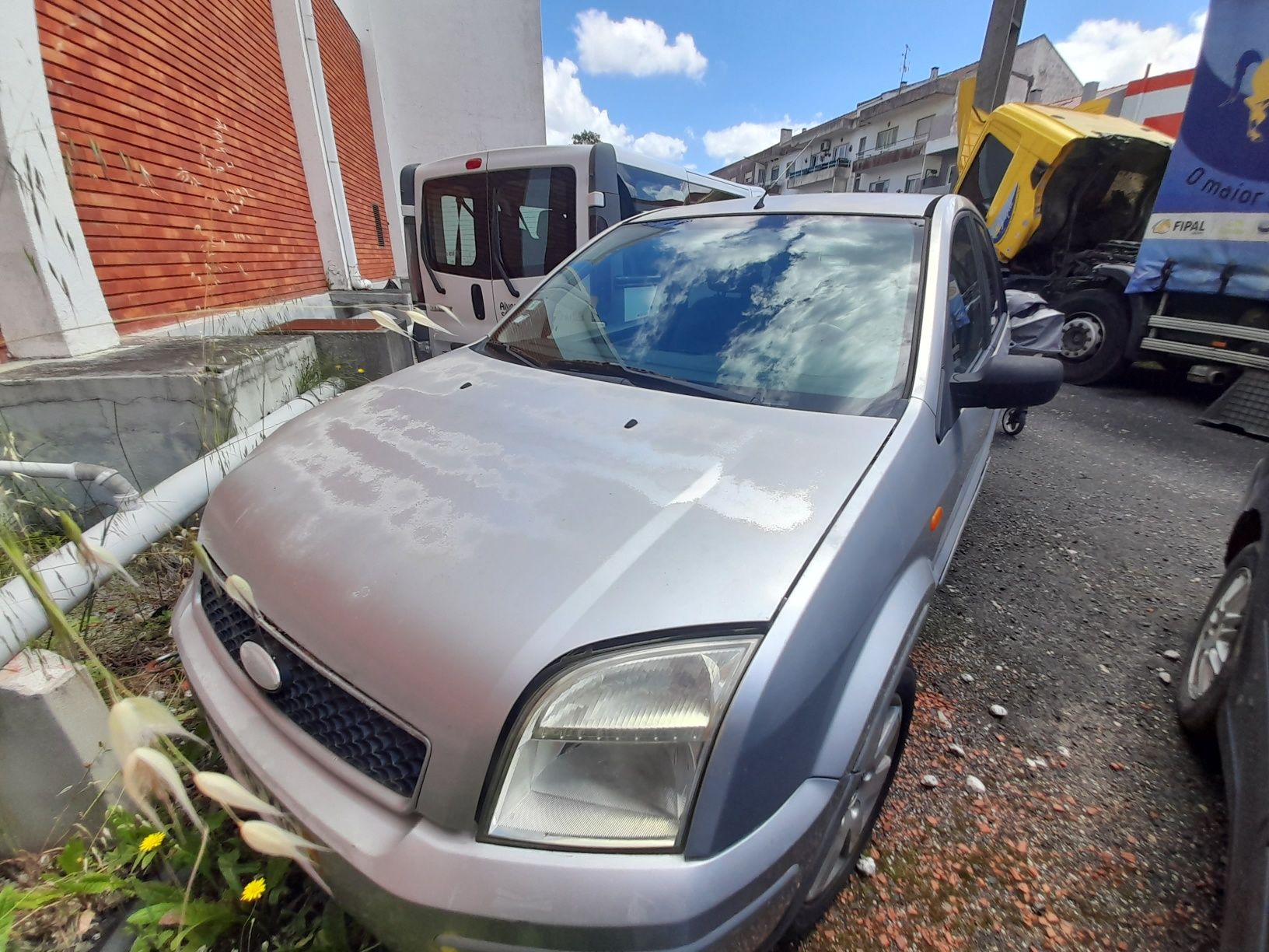 Vende-se Ford Fusion 2004 Caixa Automatica  1.4 D.c.i para peças