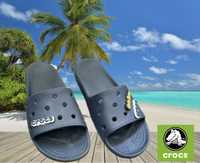 Шлепанцы Crocs.