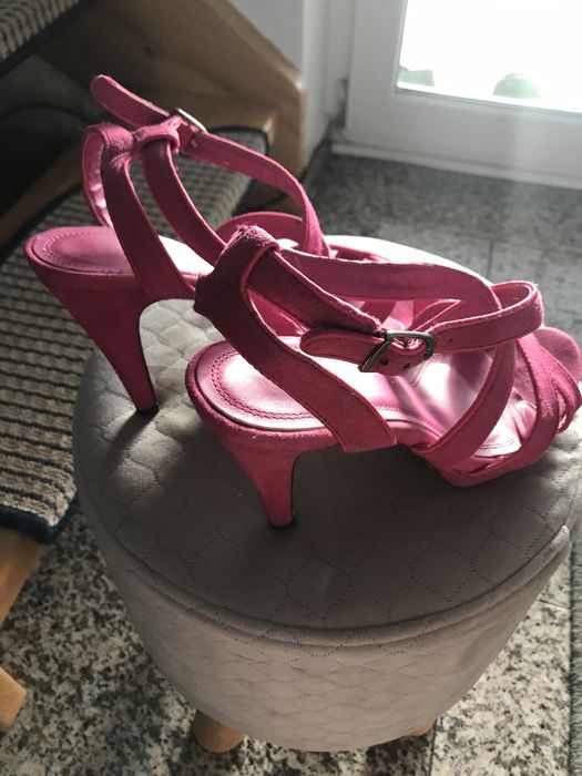 Szpilki na koturnie amarant wesele sylwester