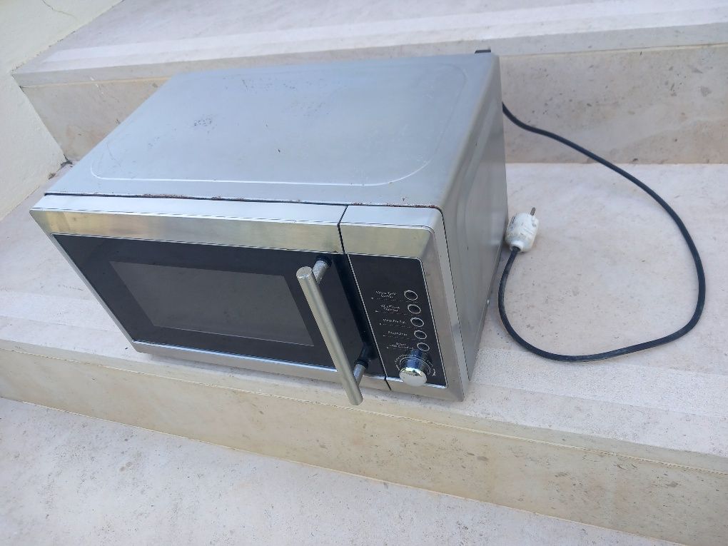 Microondas Tesco com grill