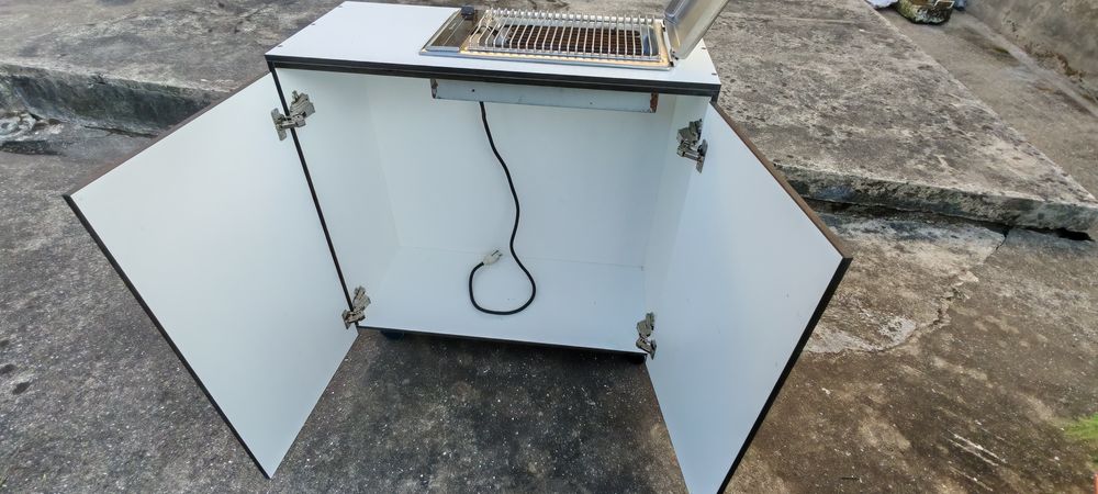 Grelhador De Dietrich acoplado em móvel com rodas ideal para jardim
