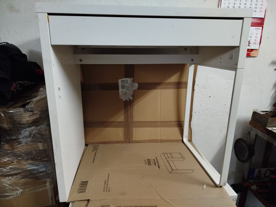 Sprzedam 2 biurka ikea