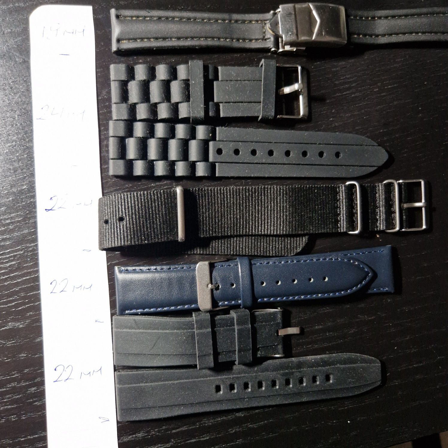 Braceletes de relogio 18mm 20mm 22mm
Novas e s/novas
18mm em nylon e c