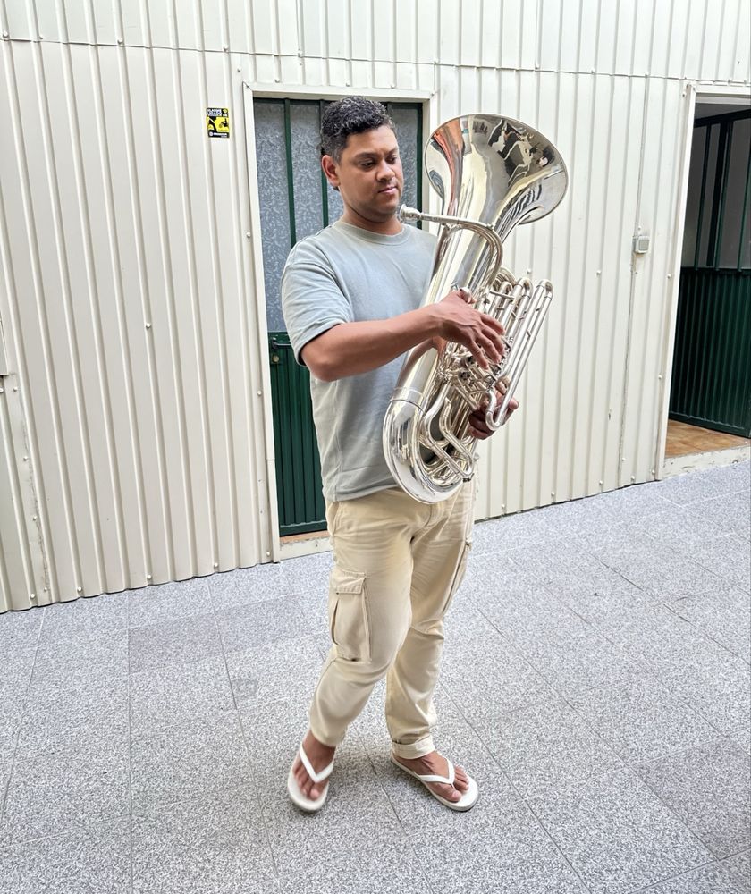 Tuba JUPTER TODA EM PRATA 3/4. 4 rotores