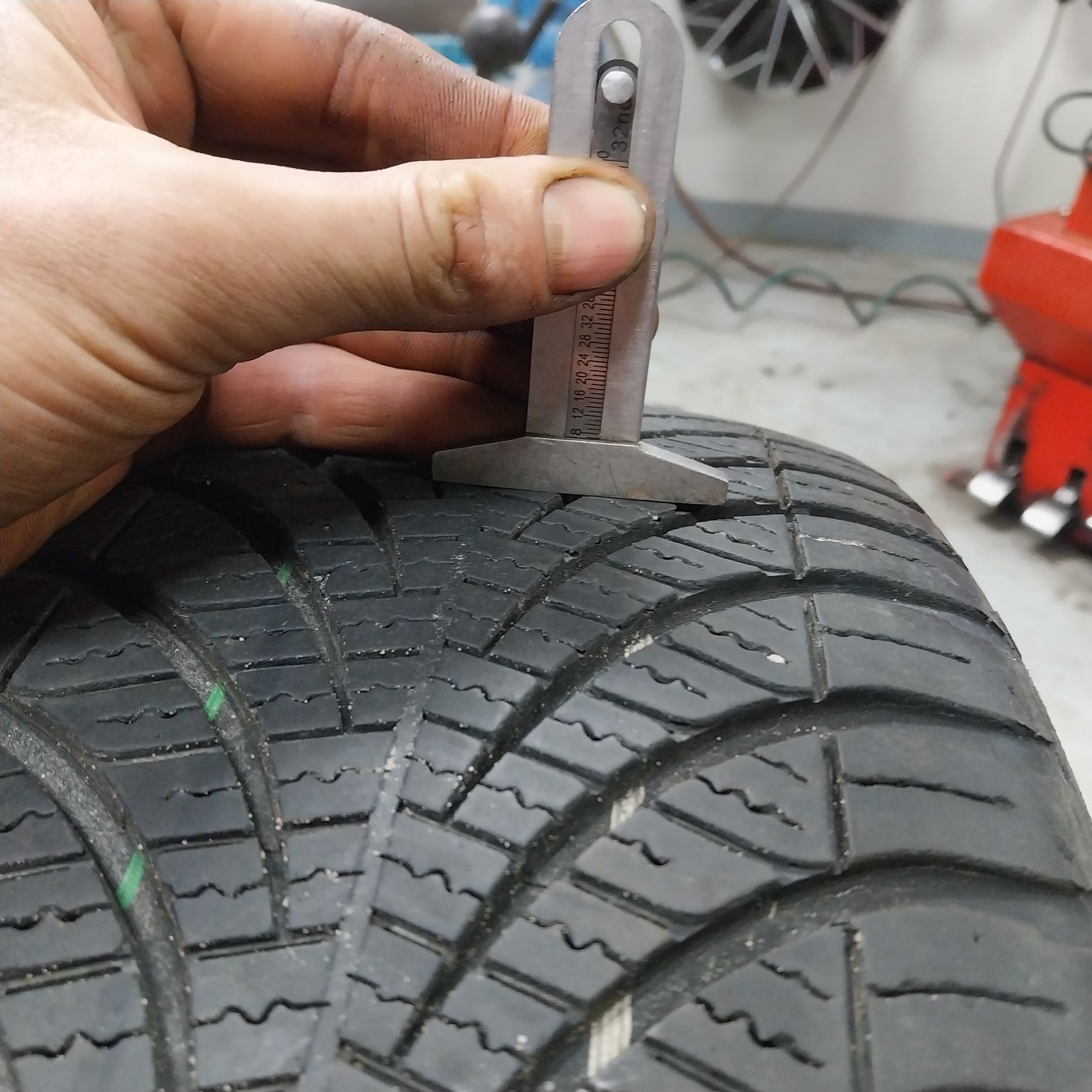 Opony Całoroczne Goodyear 205/55R16 94V