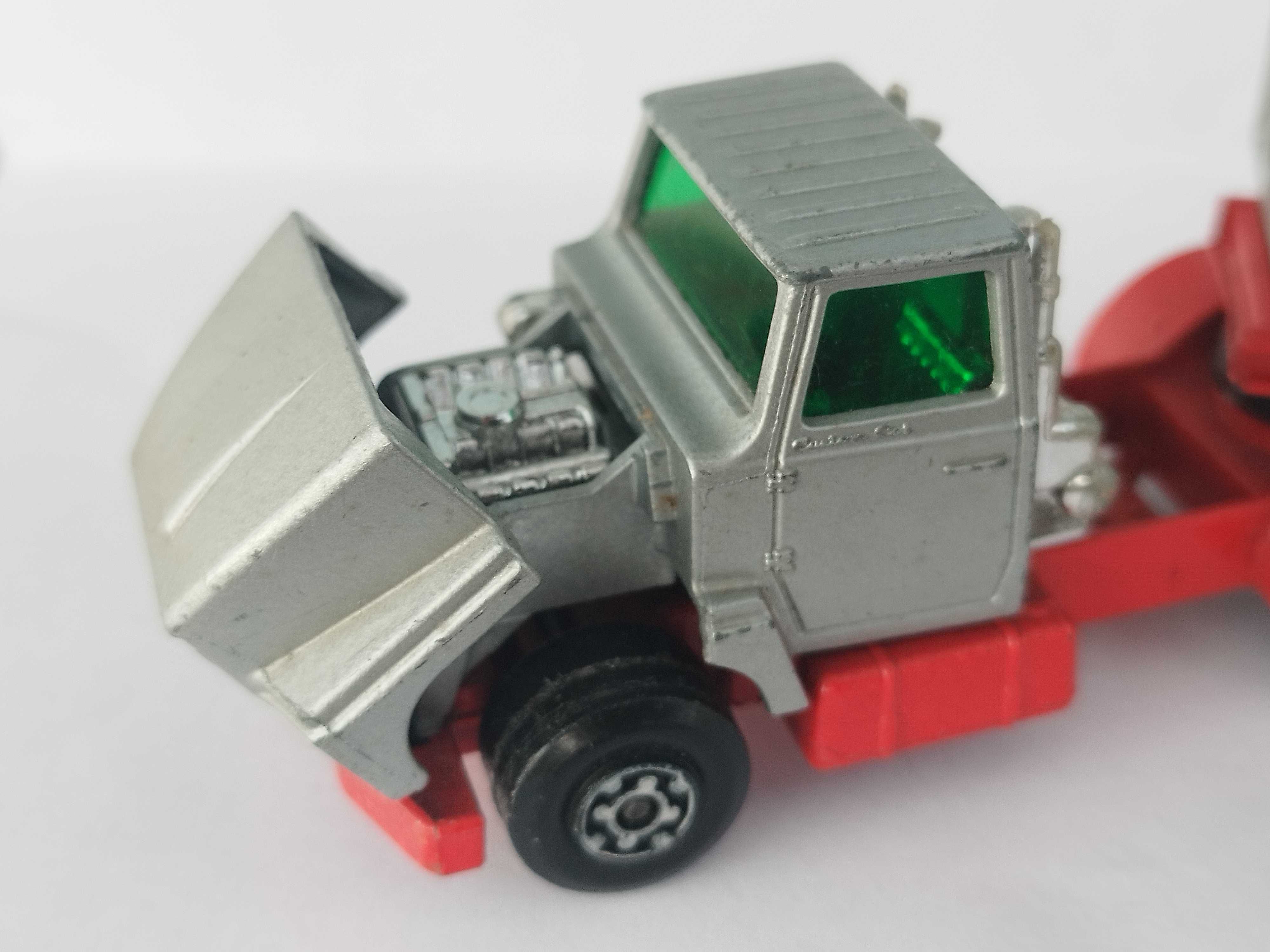 Matchbox Super Kings Ford LTS z naczepą