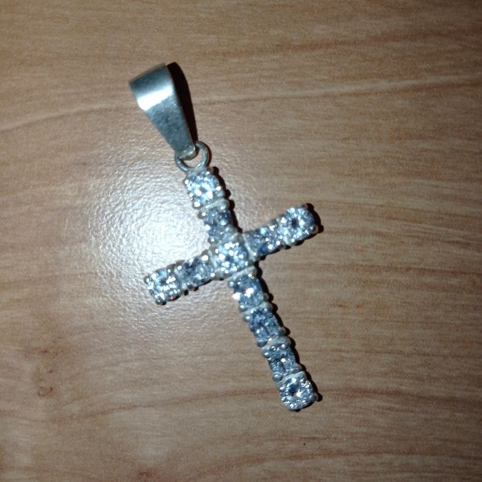Srebrny krzyż krzyżyk z cyrkoniami duży jak nowy srebro 925 wisiorek