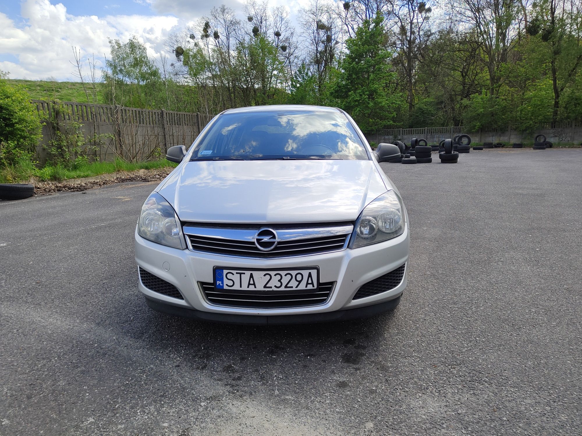 Opel Astra 1.6 rok 2011