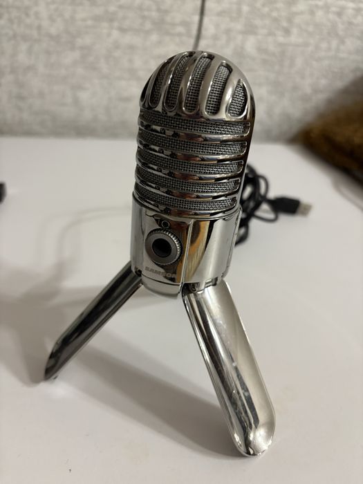 Продам хромовий мікрофон Samsonn Meteor Mic