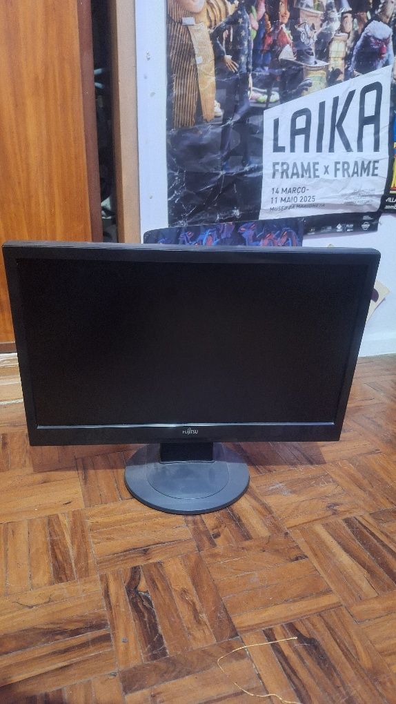 Monitor para peças (sem cabo de alimentação e sem certeza se funciona)