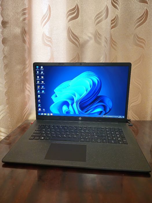 Ноутбук HP Laptop 17-cn0023ua (4F952EA) Black