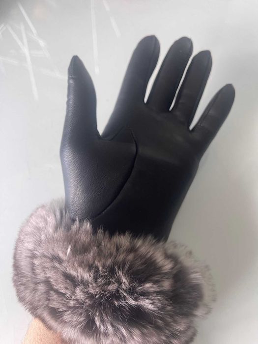 Luvas de pele preta de senhora