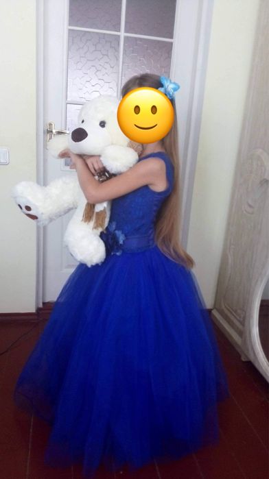 Продаю плаття на дівчинку 8-10 років