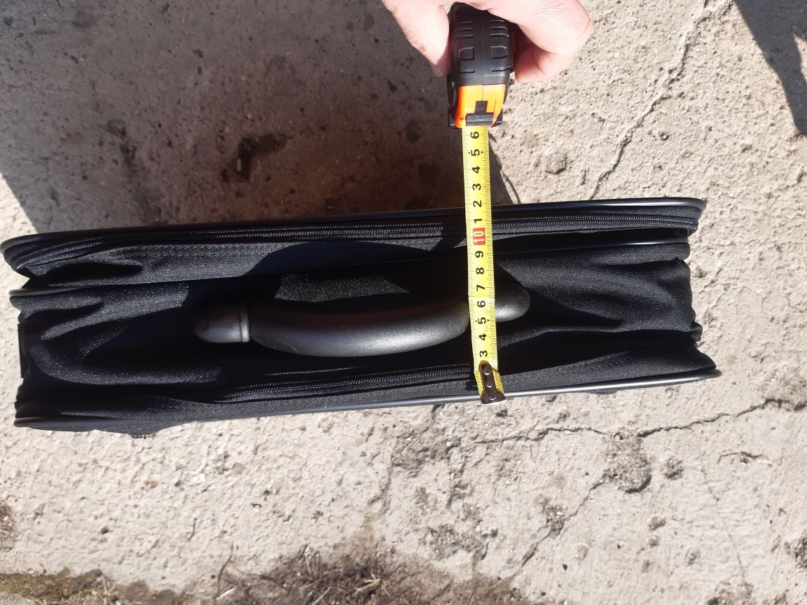 Torba podróżna, bagaż podręczy, aktówka na laptopa, neseser na dokumen