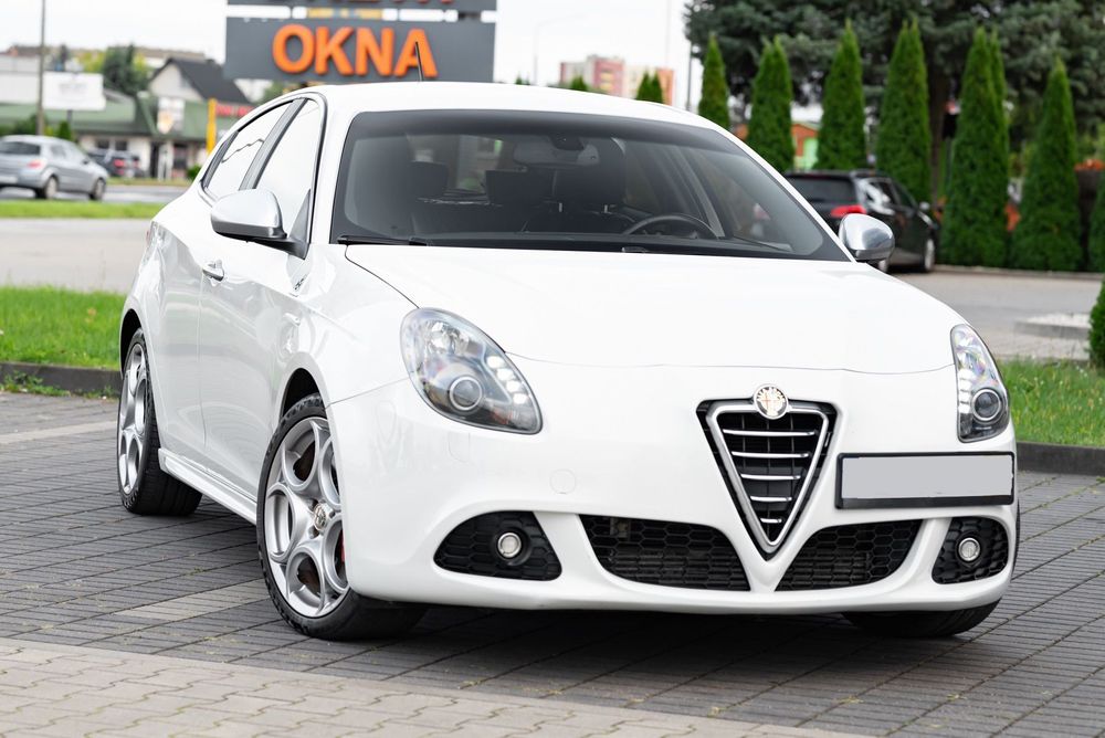 Alfa Romeo Giulietta 1750i 235KM Xenon LED Tempomat Skóra Grzane Fotele Serwis
