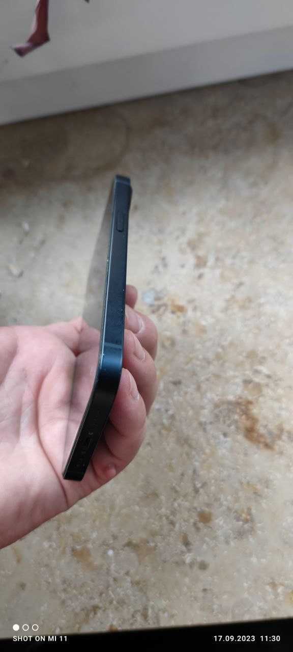 Apple iPhone 13 Black в гарному стані