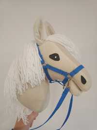 Hobby Horse a4 kremowy z kantarem