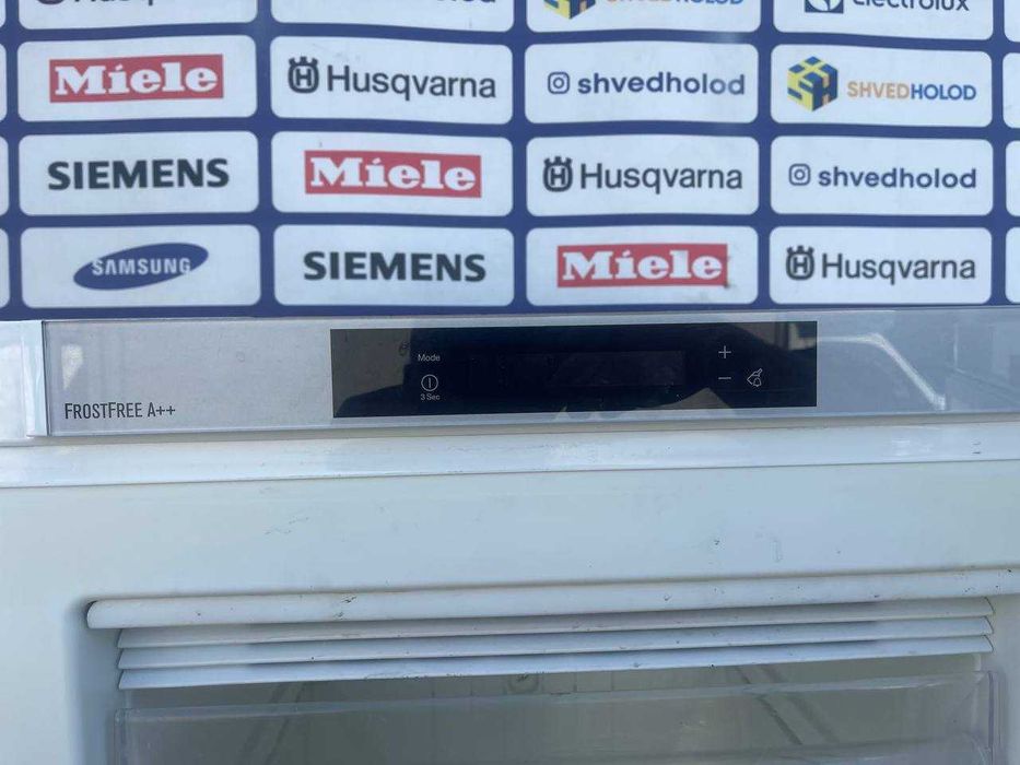 Морозильна камера Electrolux б/в 185cм біла суха заморозка #07428