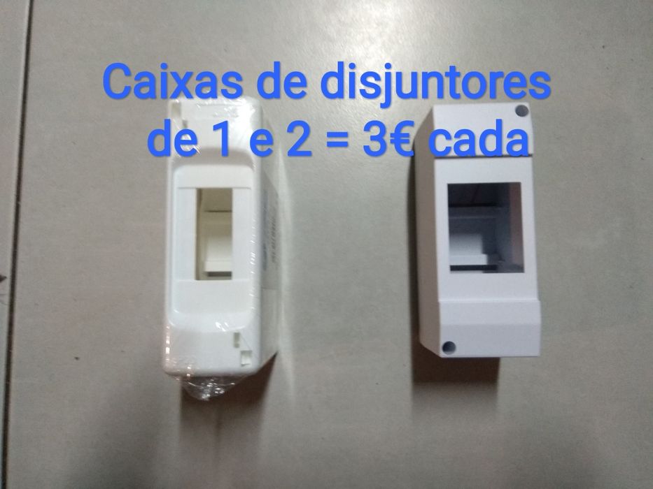 Caixa para disjuntores e porta fusiveis