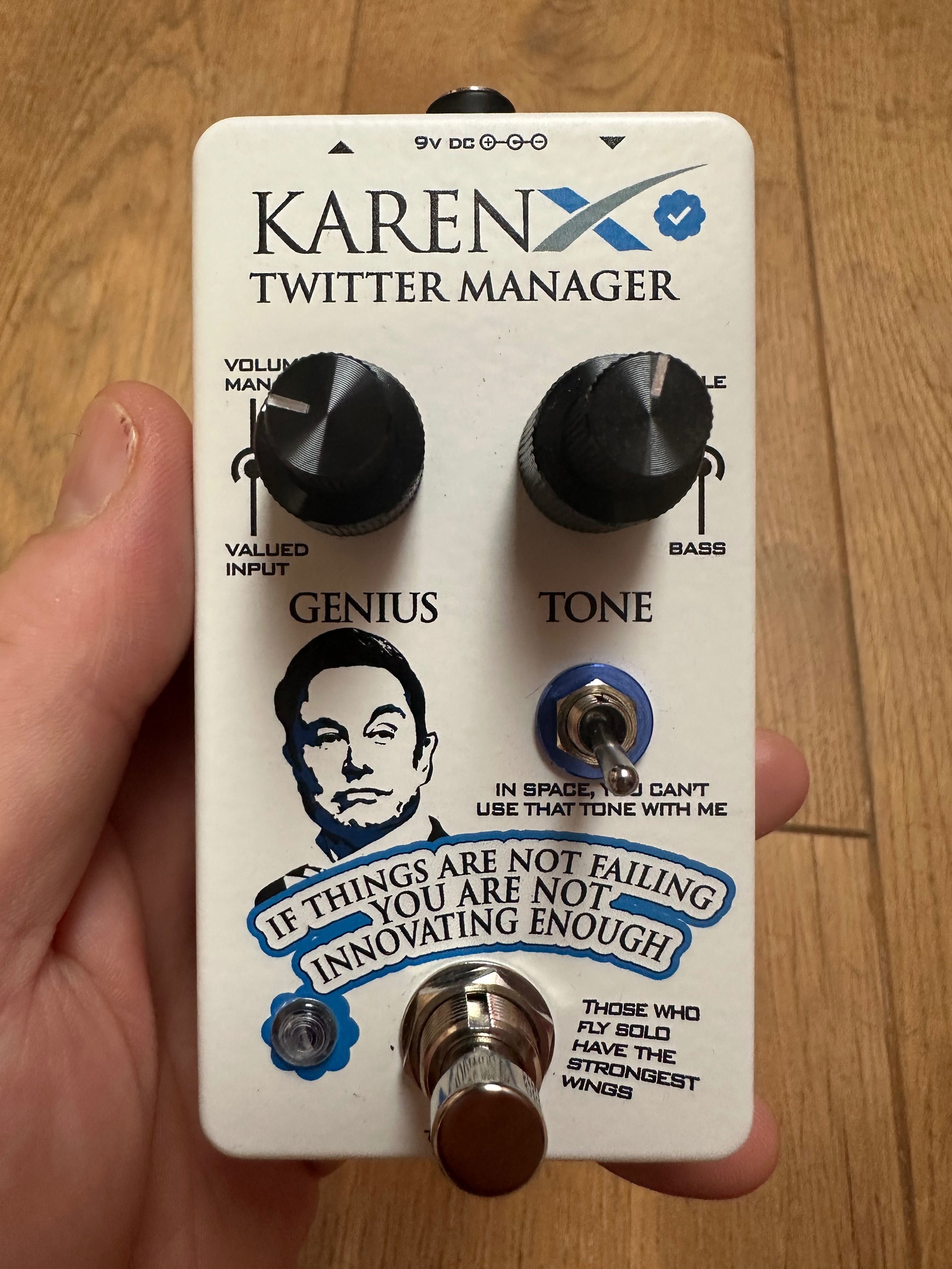 Eddie Rifkind Karen Twitter Manager Pedał Gitara Elon Musk