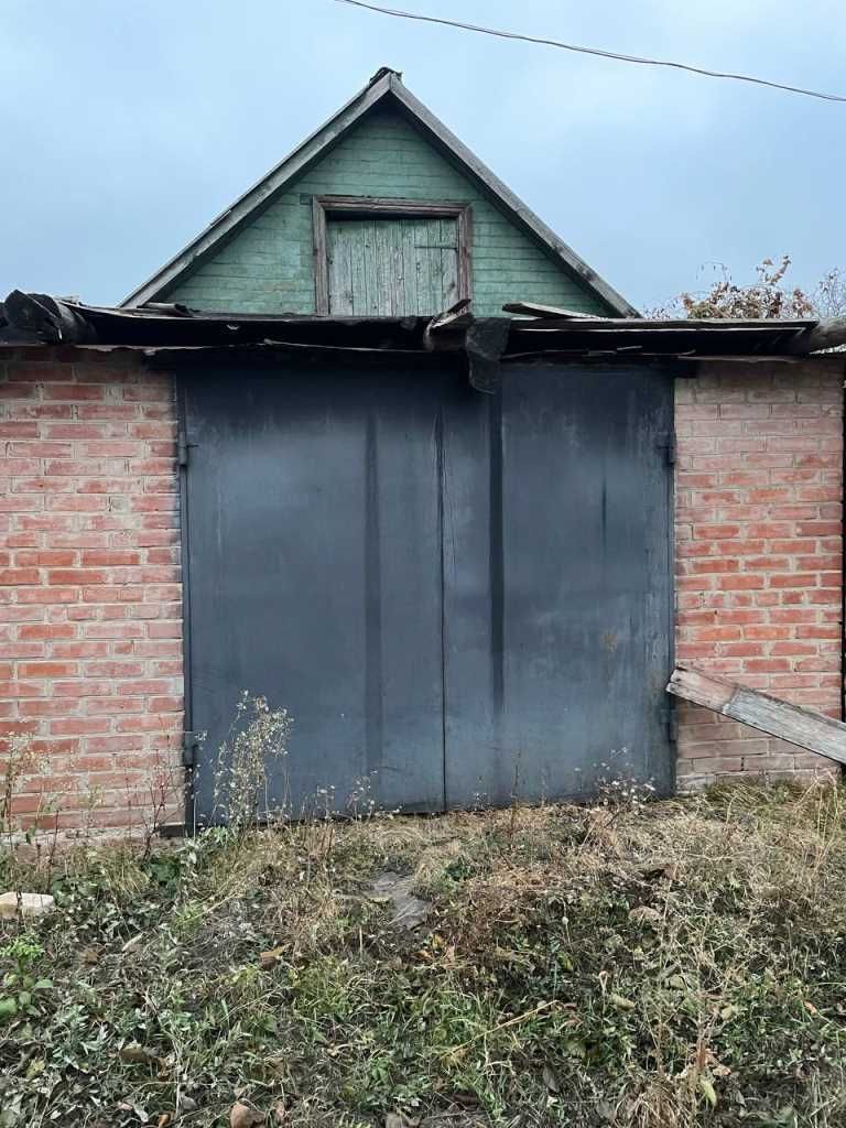Продається цегляний будинок у селі Великий Тростянець